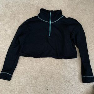 NWOT black crop sweatshirt
